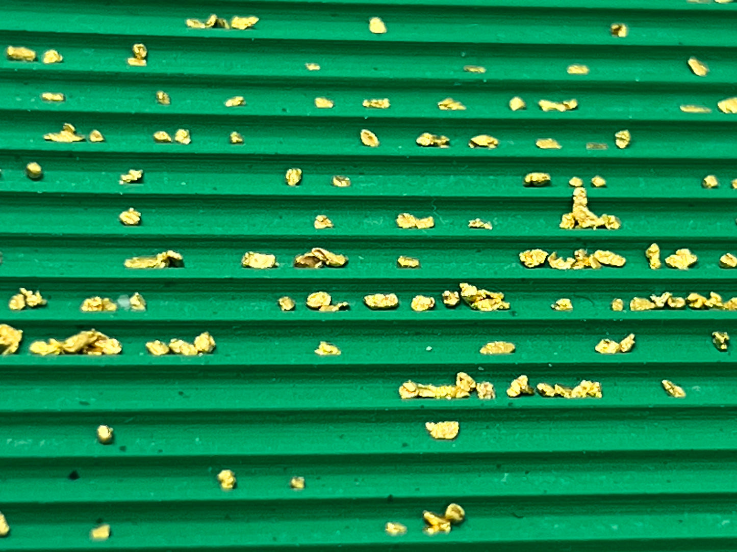 Sluice box rubber V matting; gold sluice mat for fine gold recovery set; gold prospecting supplies; precut trimmable size selection, black/green color, mini rib/micro rib pattern
