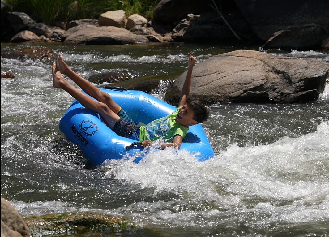 Hardcore River Tube with Durable Triple-Layer PVC, Ergonomic Seven-Sided Design, Intuitive Handles, and C7 Valve Inflation – Ideal for Tubing Adventures