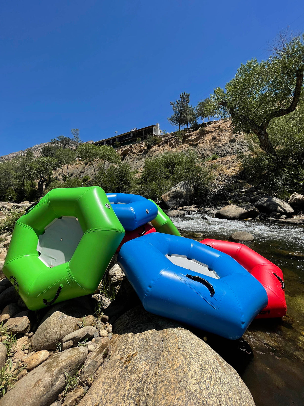 Hardcore River Tube with Durable Triple-Layer PVC, Ergonomic Seven-Sided Design, Intuitive Handles, and C7 Valve Inflation – Ideal for Tubing Adventures