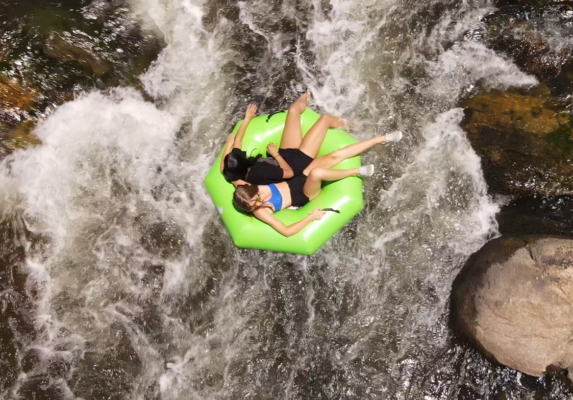 Hardcore River Tube with Durable Triple-Layer PVC, Ergonomic Seven-Sided Design, Intuitive Handles, and C7 Valve Inflation – Ideal for Tubing Adventures