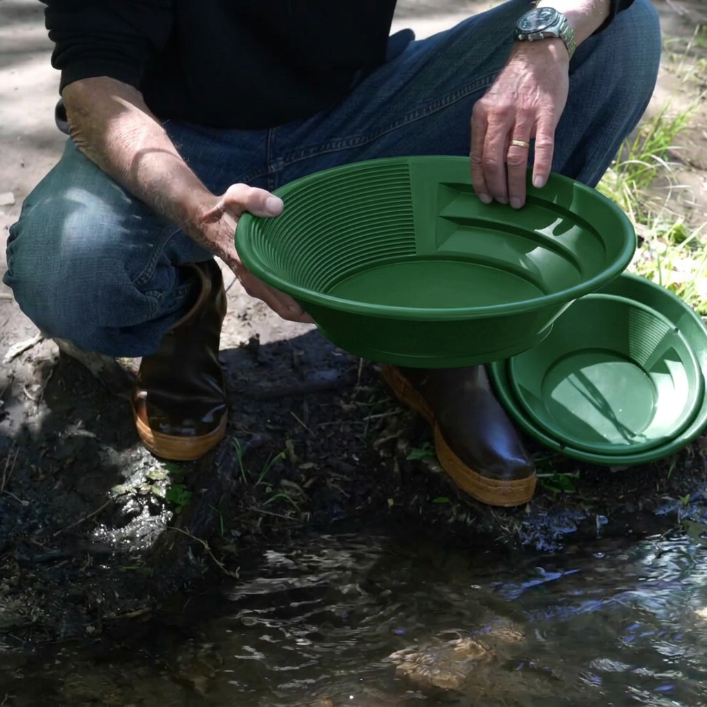 Sluice Fox Spiral Gold Pan with Vanishing Riffle