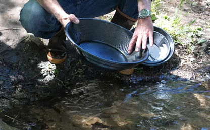 Sluice Fox Spiral Gold Pan with Vanishing Riffle
