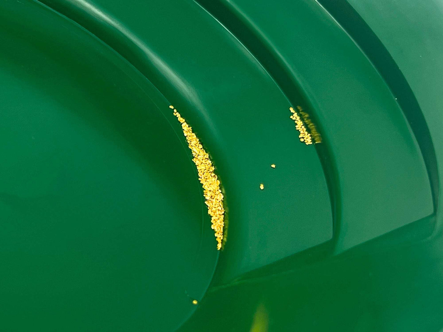 Sluice Fox 2-Pack Gold Panning Starter Kit – Featuring Compact 9-Inch Green Vanishing Riffle Gold Pans and a 4-Ounce Snifter Bottle for Prospecting Adventures